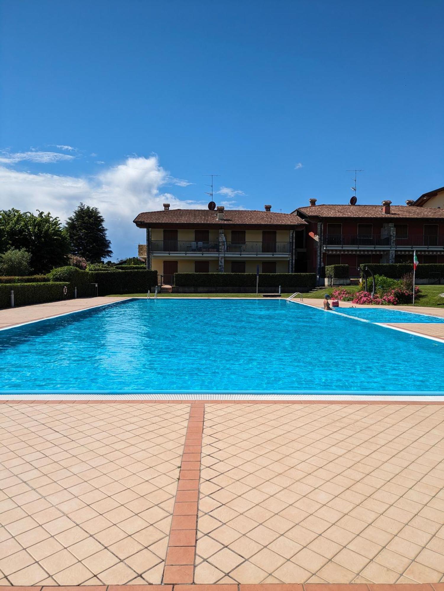 La Fenice Holiday Apartment Manerba del Garda Værelse billede